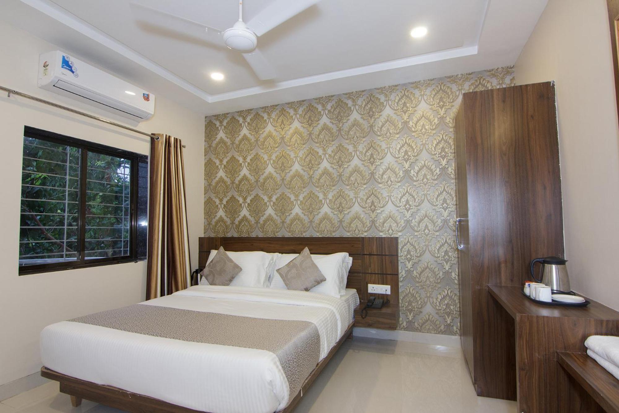 Strand Resort Lonavala Kültér fotó