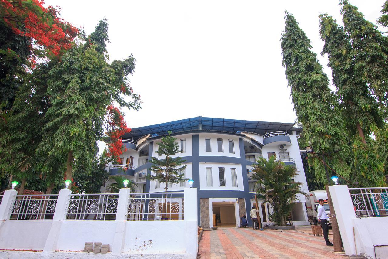 Strand Resort Lonavala Kültér fotó