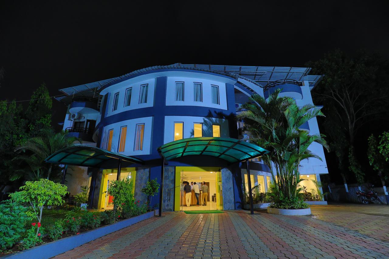 Strand Resort Lonavala Kültér fotó
