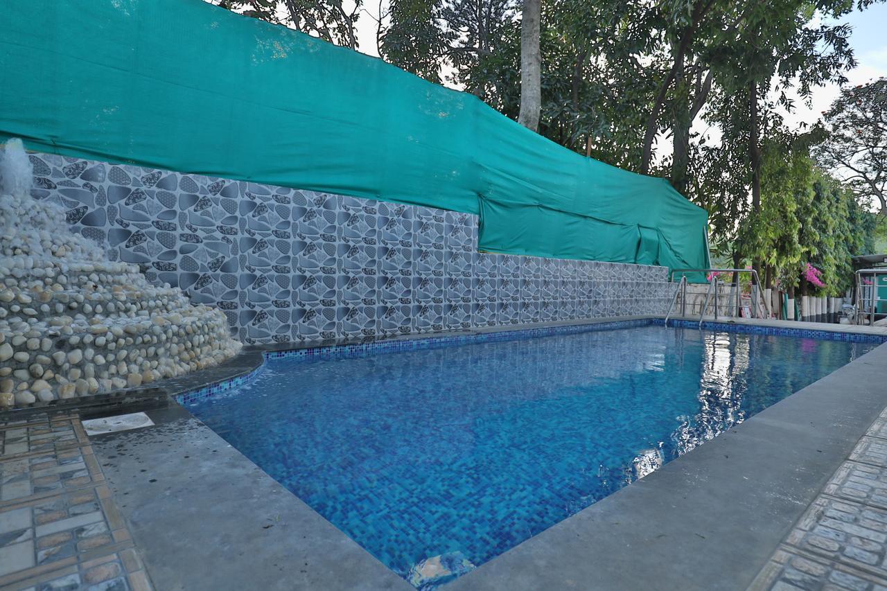 Strand Resort Lonavala Kültér fotó